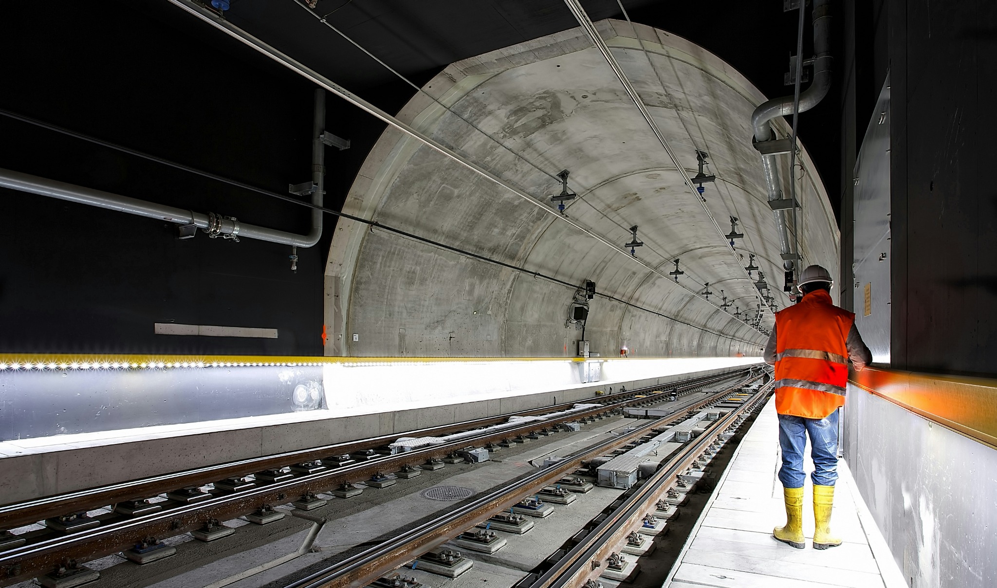 Infrastructure worker in a rail tunnel