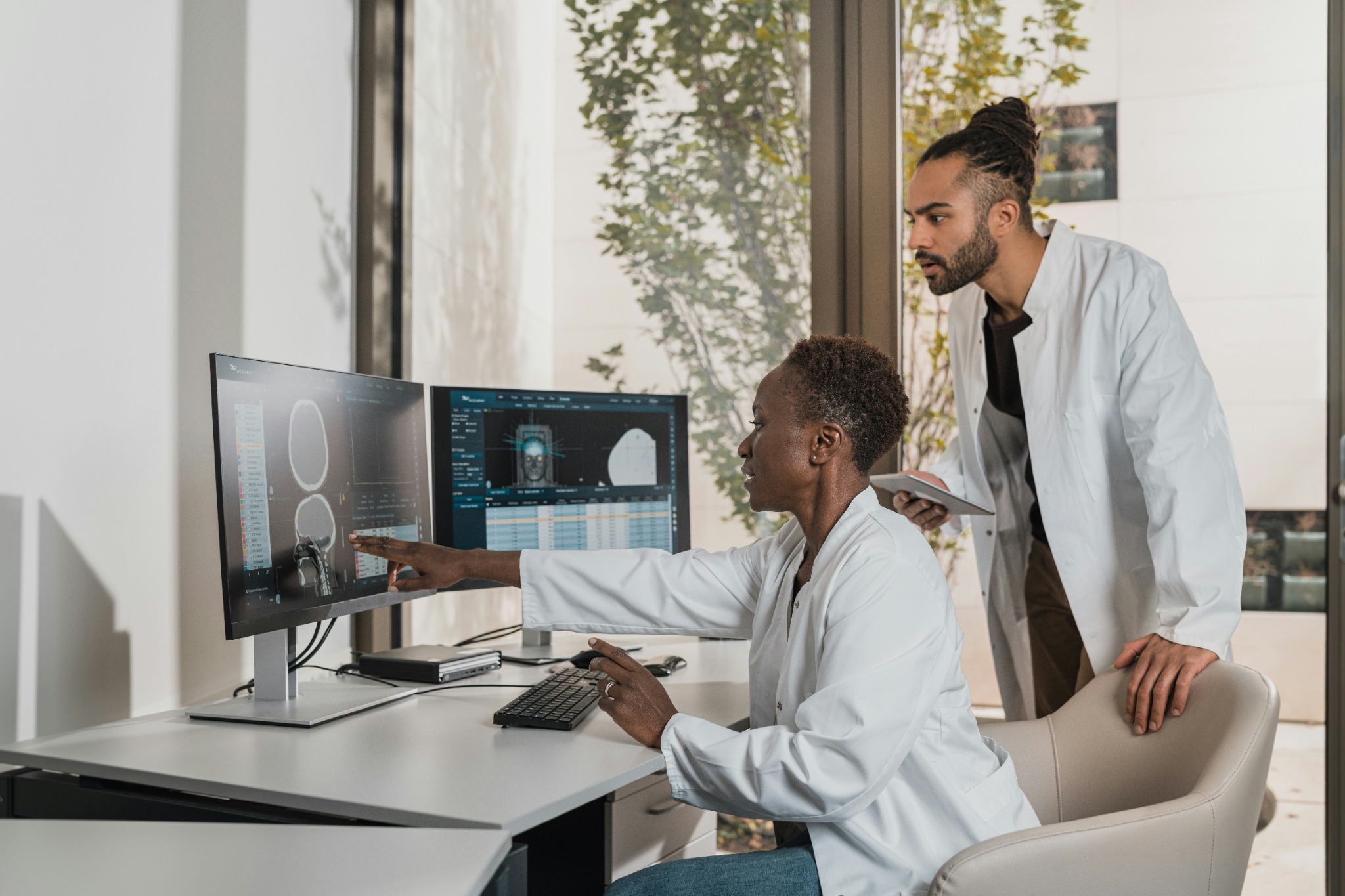 Medical and laboratory professionals working together